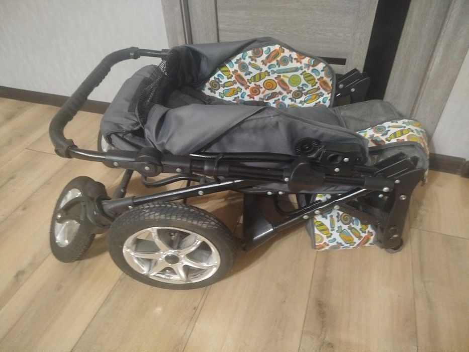 Коляска в хорошем состоянии