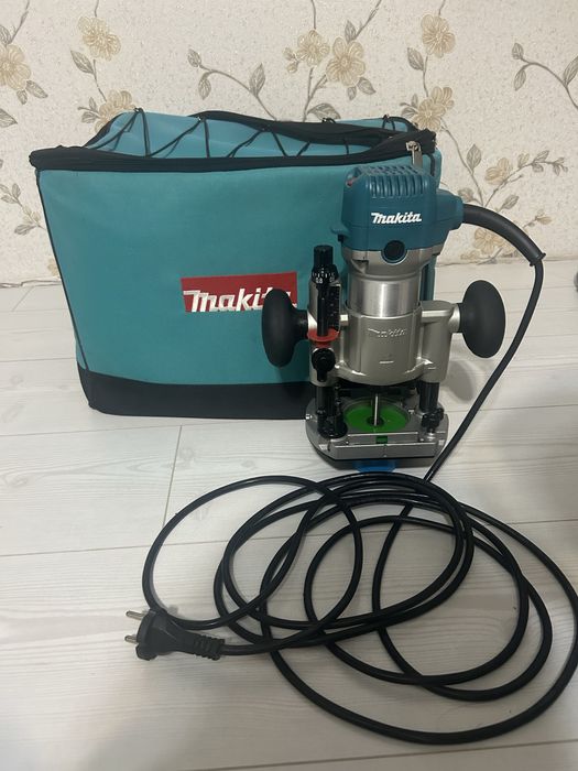 Продам фрезер Makita RT0702CX2