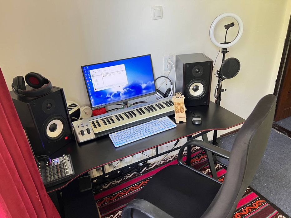Tayyor Studio Sotiladi Srochna