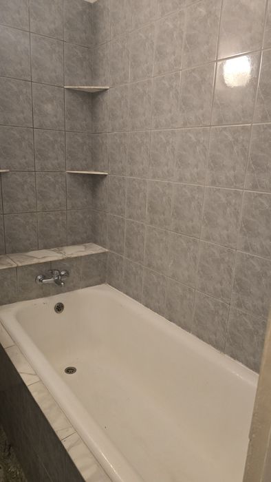 Vand apartament 3 camere,Micalaca 100,et.2