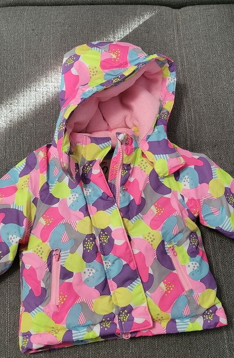 Vând geaca iarna fetite 9- 12 luni