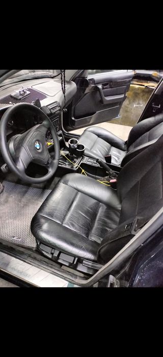 Передние сидения от бмв е34.