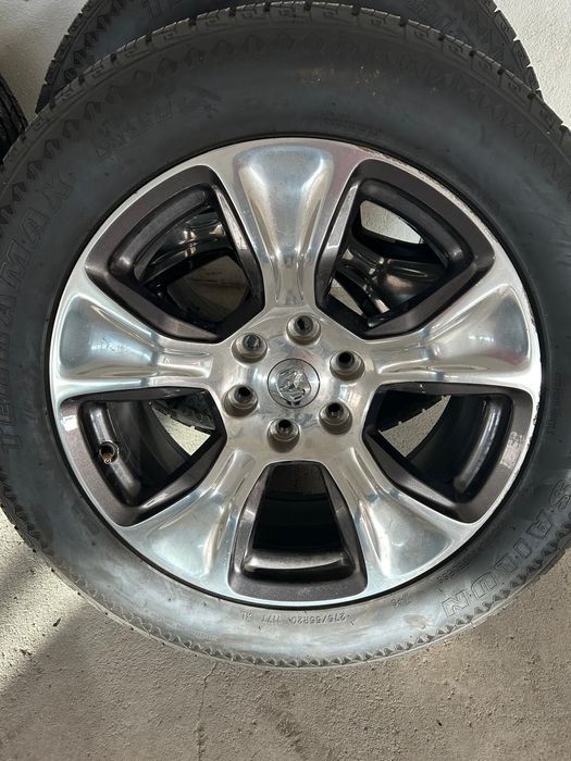 Джанти + гуми за Dodge RAM DT