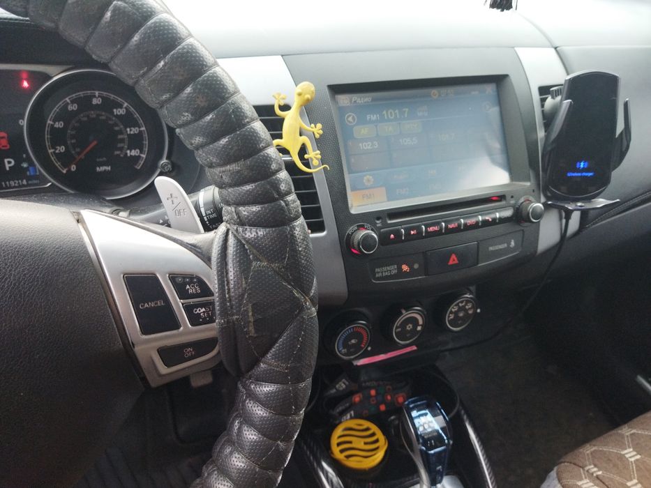 Мицубиси Оутлендер 2011