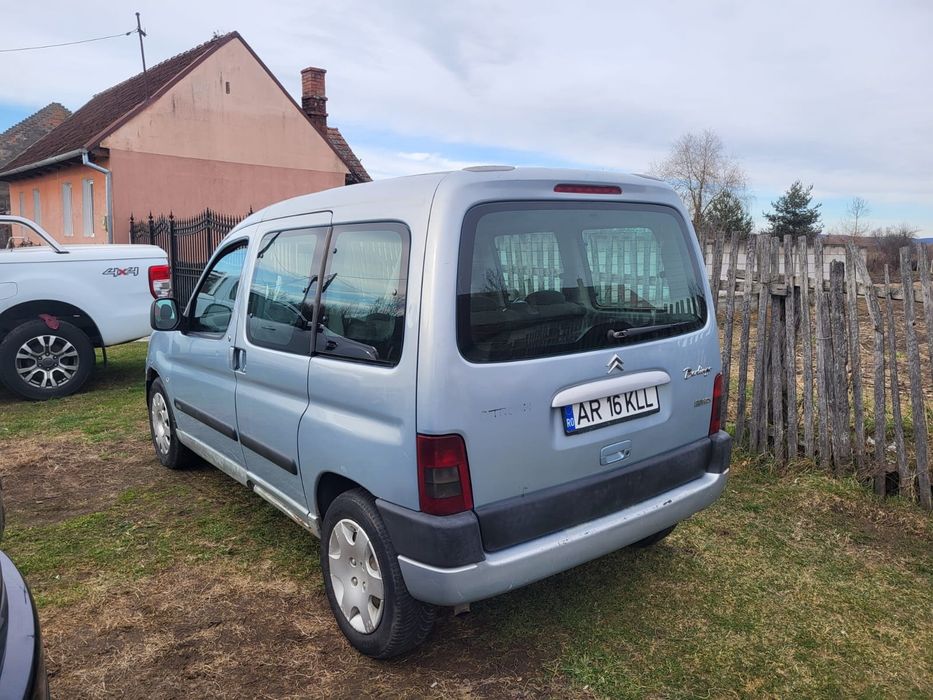 Vînd Citroen berlingo 5locuri 2.0 Hdi
