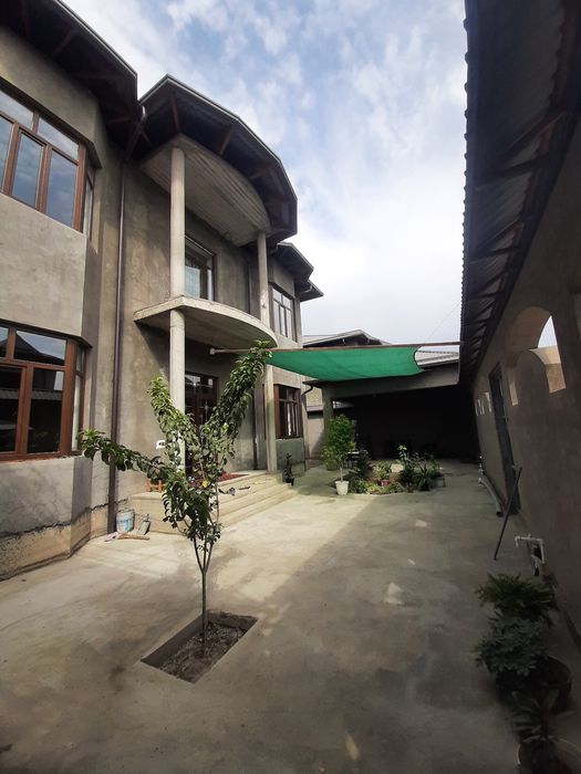 Продаётся  Коттеджный сергили бобур махалла  напротив машина ба