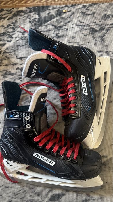 Продам коньки Бауер в хорошем состоянии