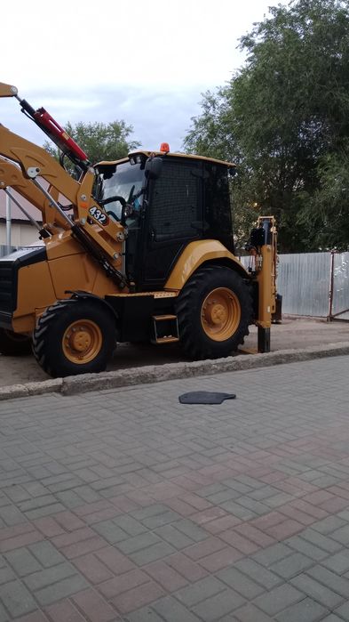 Услуги экскаватора погрузчика Cat432f2