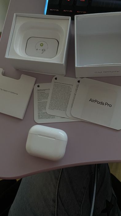 Vând Airpods Pro 3,