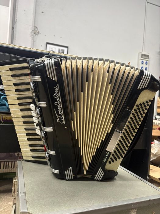 Acordeon italian E.Tombolini cu 80 de basi