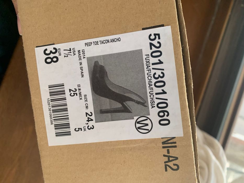 Босоножки Zara,новые ,37 размер