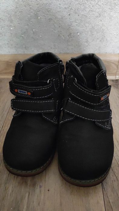 Продам обувь на мальчика.