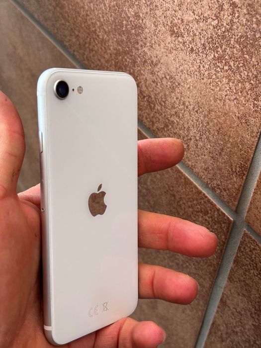 iPhone SE 2020 – Отлично състояние | Първи собственик