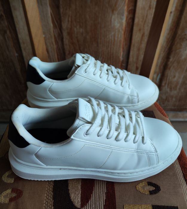 Бели маратонки - Pull & Bear