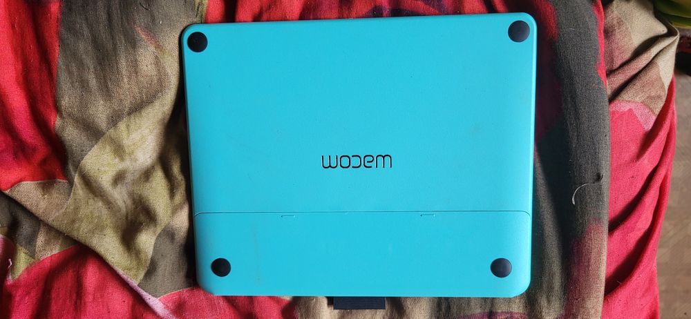 Продаю графический планшет wacom intuos draw