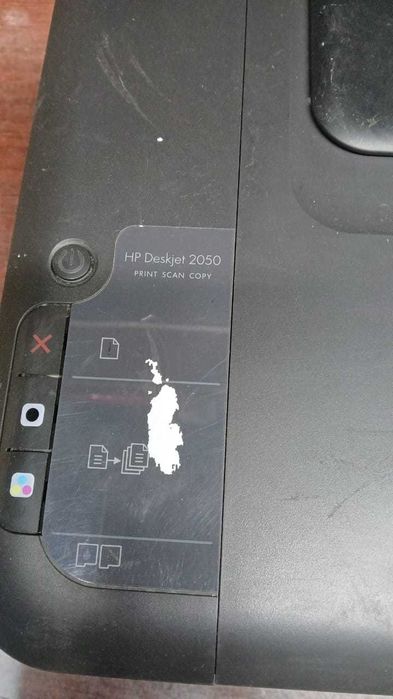 Принтер и шнур подключения.