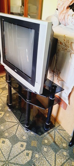 Телевизор + поставкаси билан