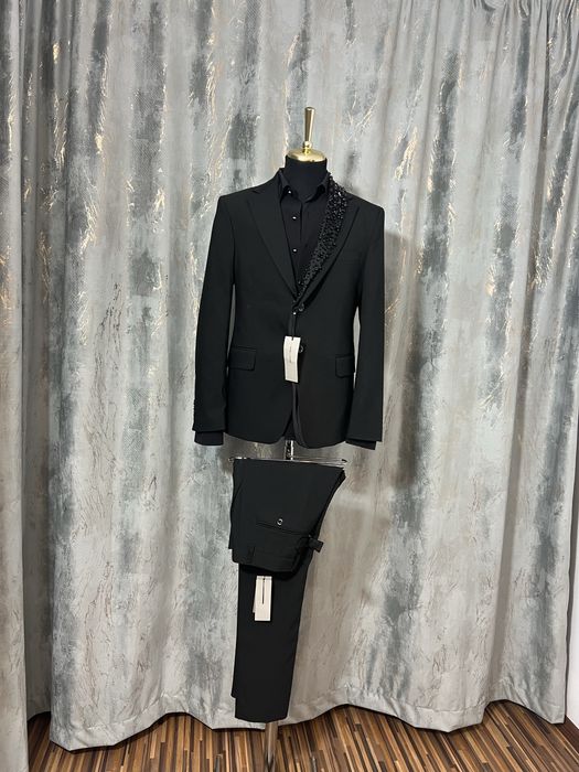 Costum Dior, pentru evenimentul din viata ta