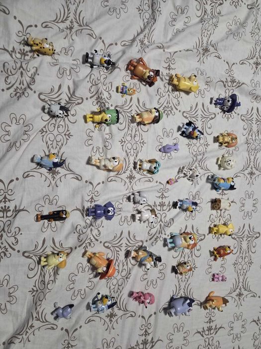Diverse figurine desenele BLUEY originale cumparate din NORIEL+EBAY