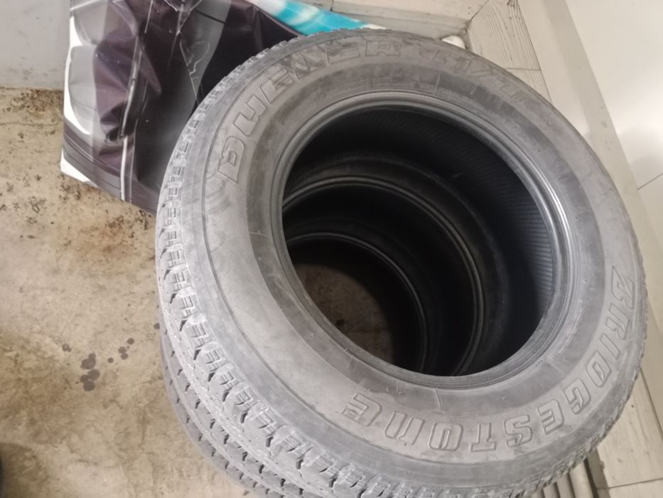 Продам 3 шины среднее состояние