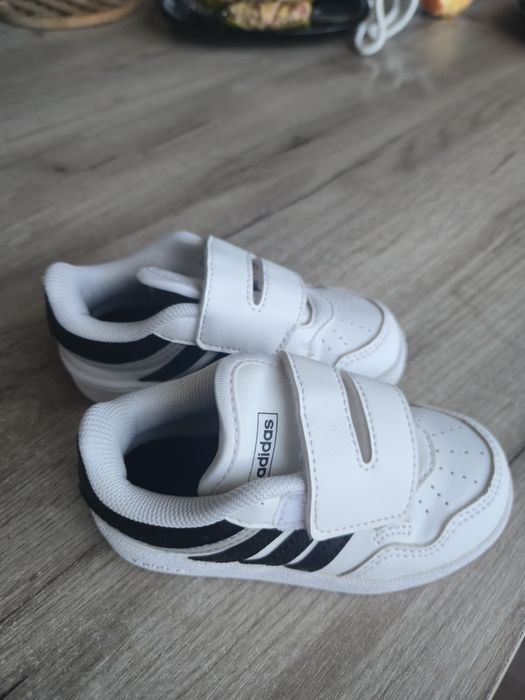 Бебешки маратонки Adidas 23 номер
