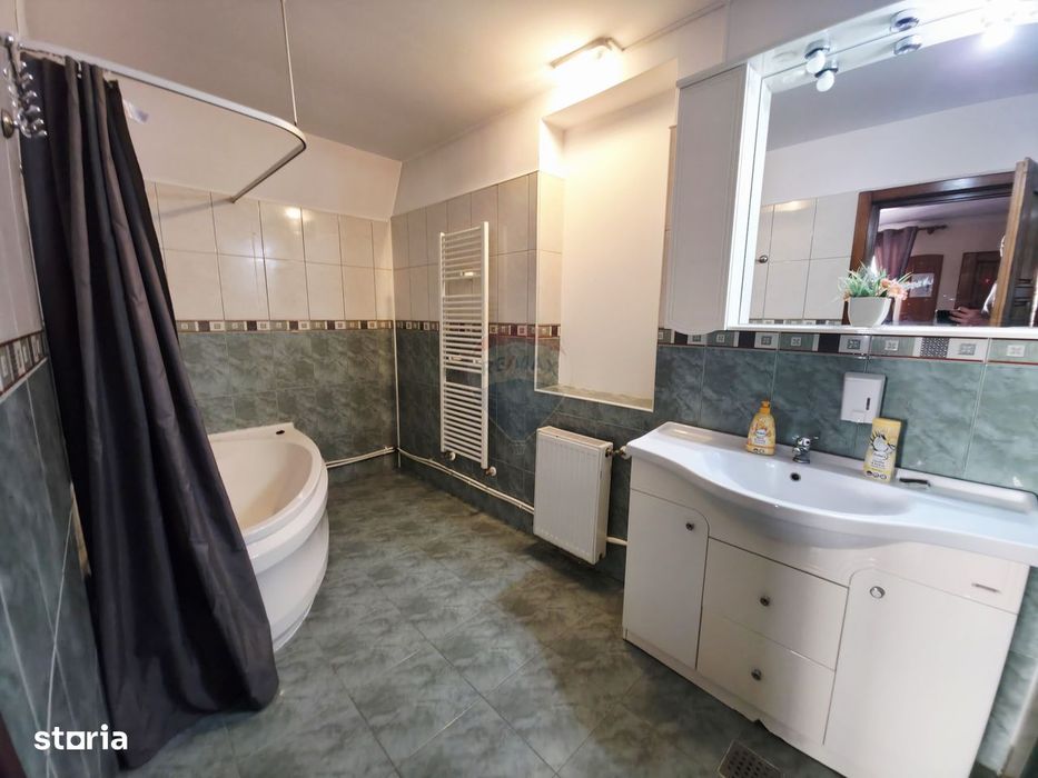 Hotel / Pensiune cu 7 camere de vânzare