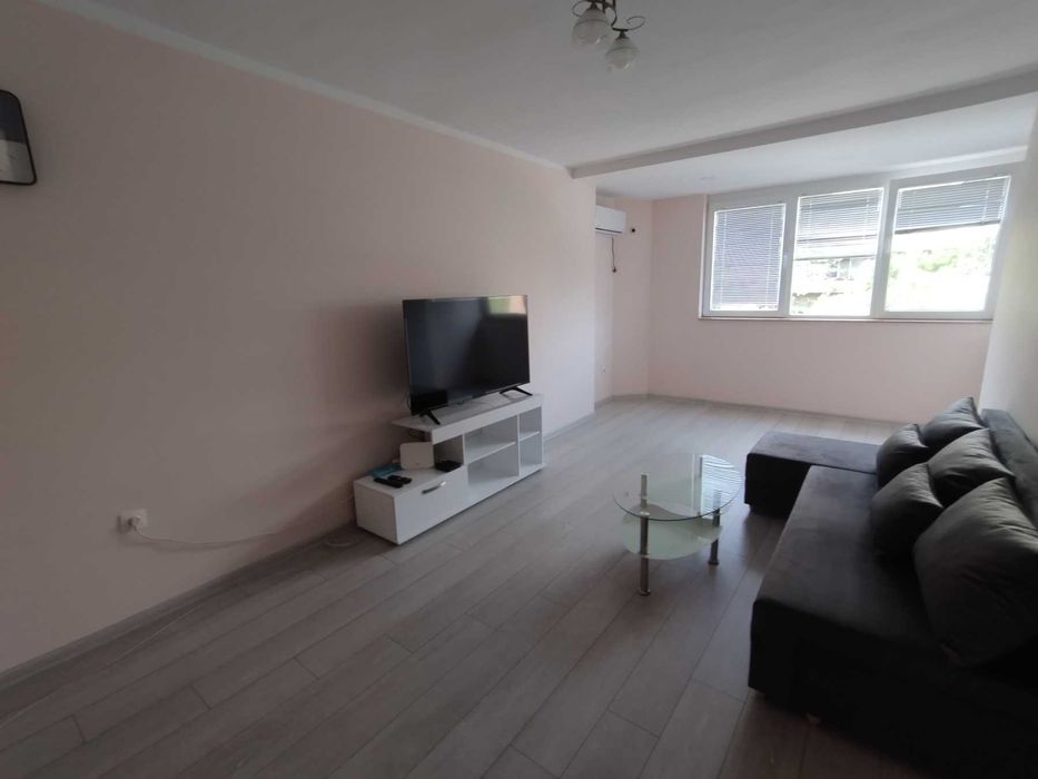 Дава се под наем Двустаен апартамент в Пловдив, Младежки Хълм - 76 кв.м за 590 € - Снимка #3