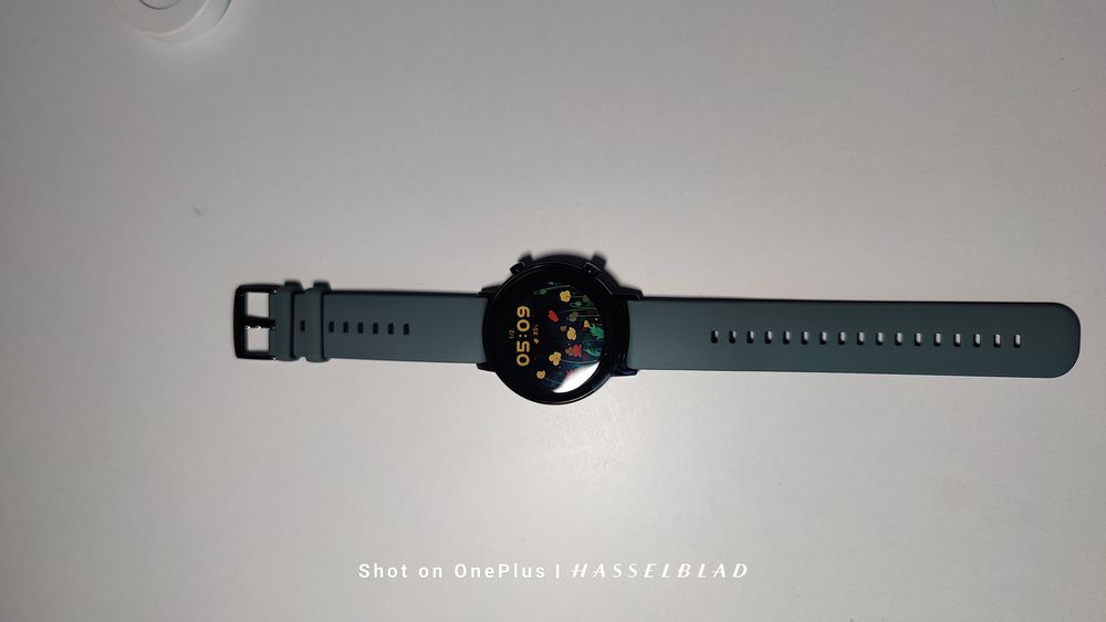 OnePlus 9Pro 5G + слушалки Sony + Huawei Watch GT2 42 мм.