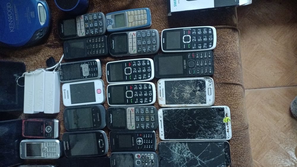 Lichidare stoc diverse preț 50lei buc