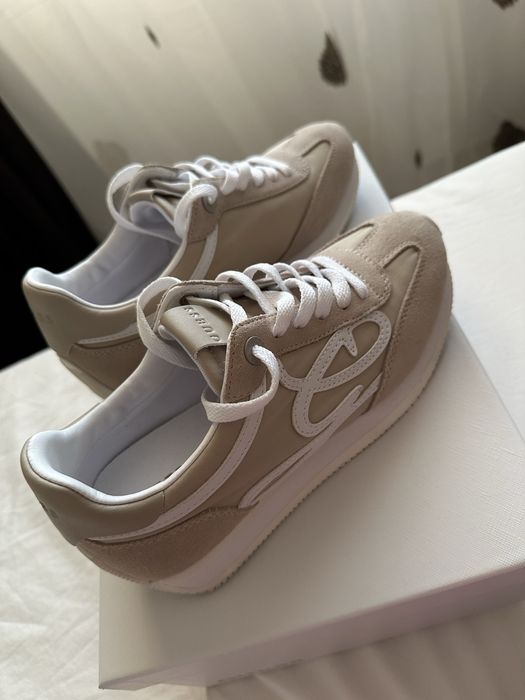 Дамски спортни обувки GUESS