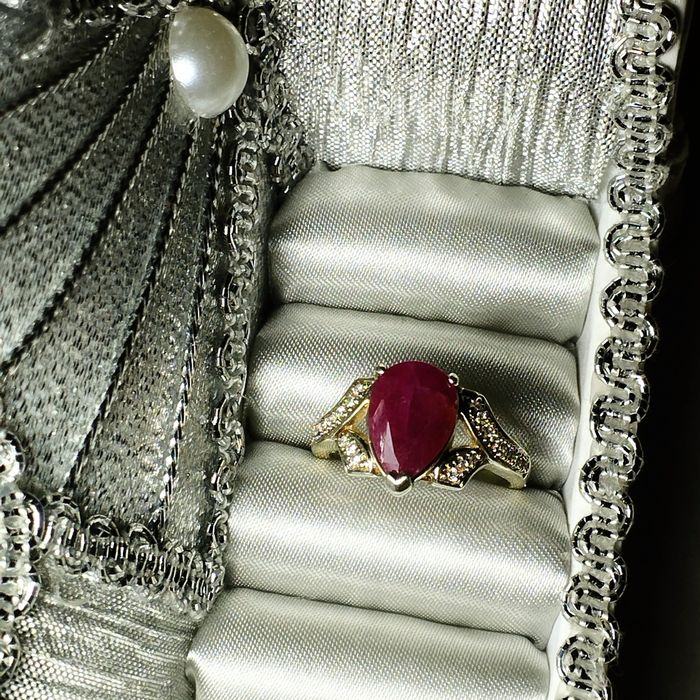 РУБИН+белые топазы