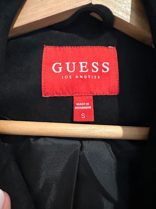 Велурено яке Guess