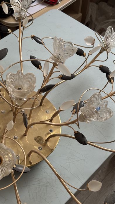 Пррдам люстру в зал