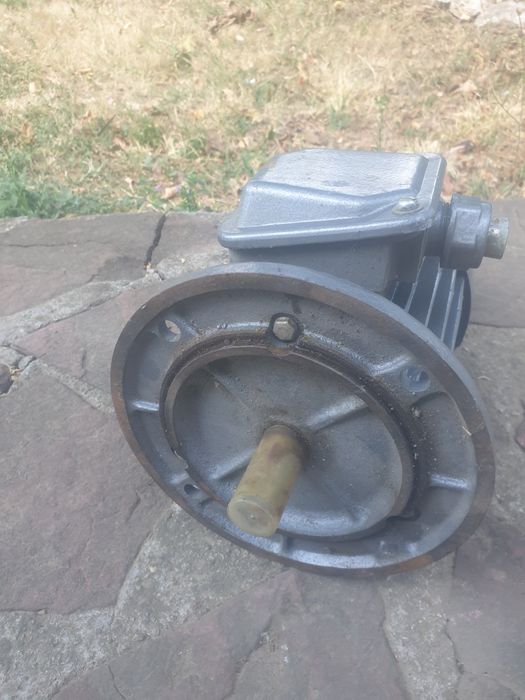 Продавам електромотор