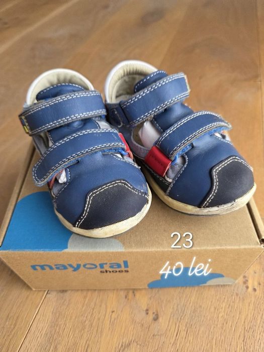 Papuci baieti marimi 20-24