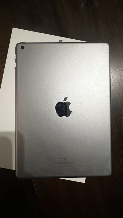 Ipad 6th Gen + WiFi + Pencil