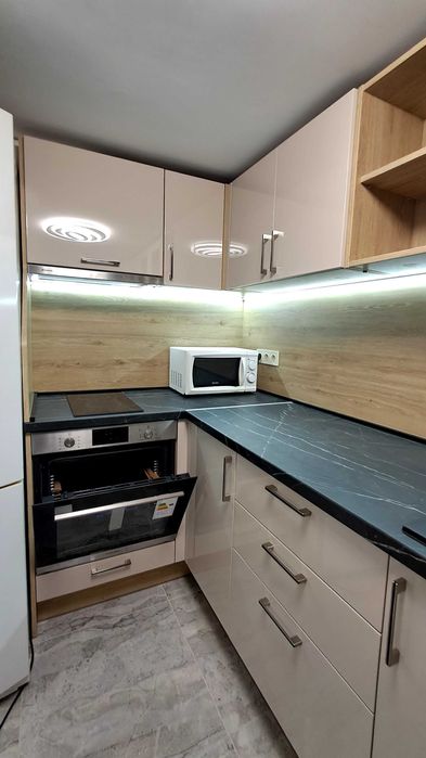 Дава се под наем Тристаен апартамент в Варна, Образцов дом - 80 кв.м за 453.9 € - Снимка #11