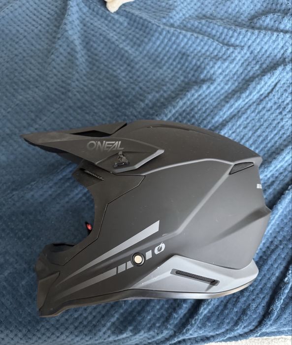 Каска Oneal нова и очила на 100%