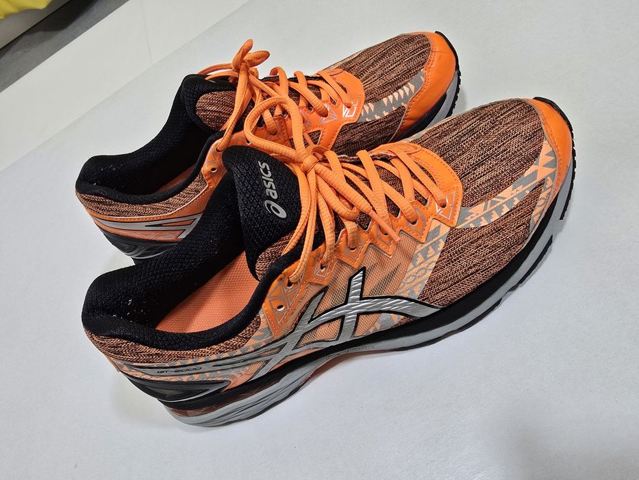 Adidasi Asics gel Gt-2000 colectie 42-43