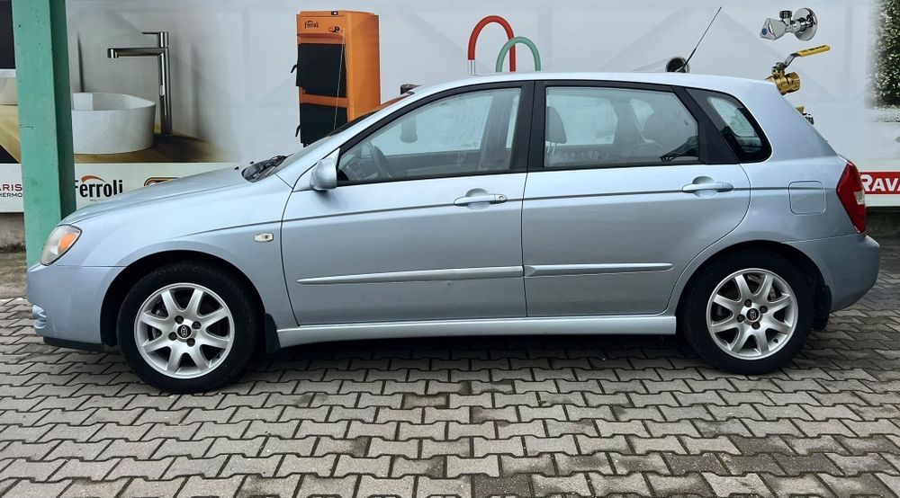 KIA Cerato 2005 — imagine 5