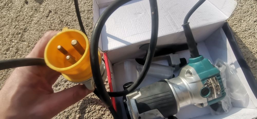 Оберфреза makita макита на 110v 770W