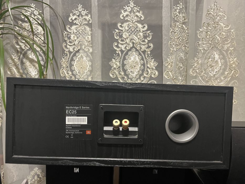 Boxa centru JBL EC25