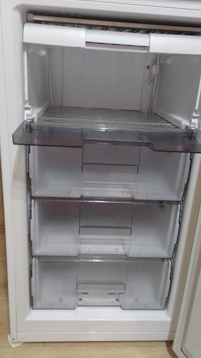 Congelator ARCTIC, cu 4 sertare, clasa A+