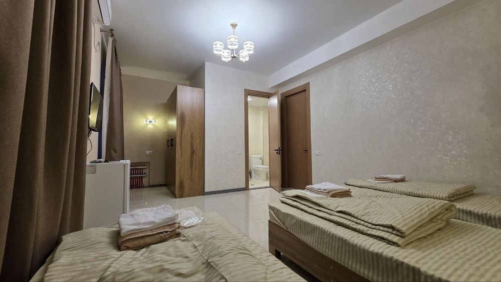 Hotel mehmonxona sergeli moshina bozor 3-4 bekatga yaqin ruvd kuchada