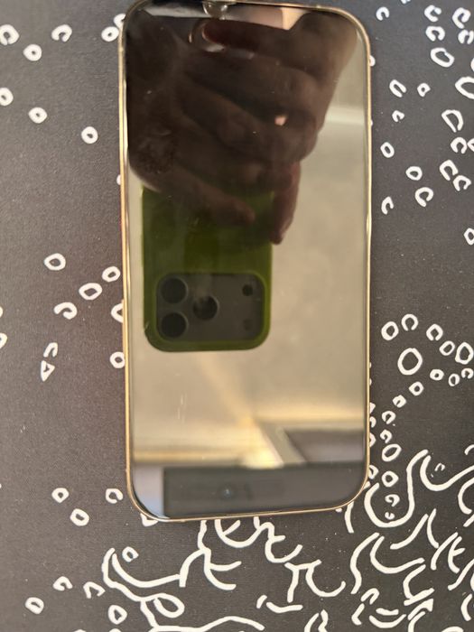 Продам Айфон 14 про