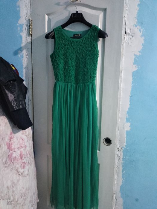 Продам вечерние платья.