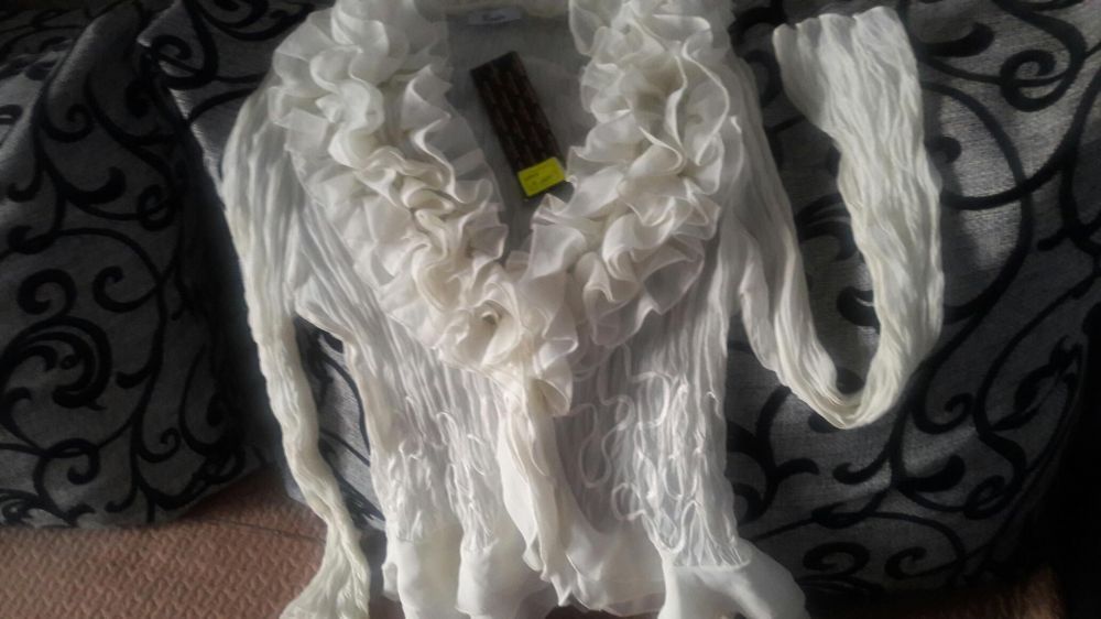 Продам женскую блузку.