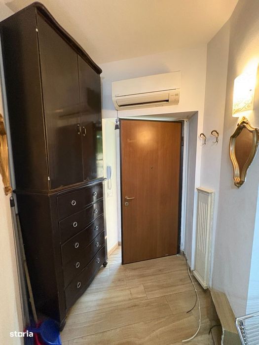 gars 28 mp centru 2 min de medicina la vila totul separat 300 euro