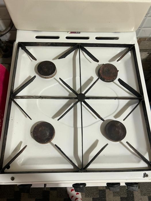 Газ плита ,не новая