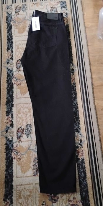 Vând blugi pentru bărbați